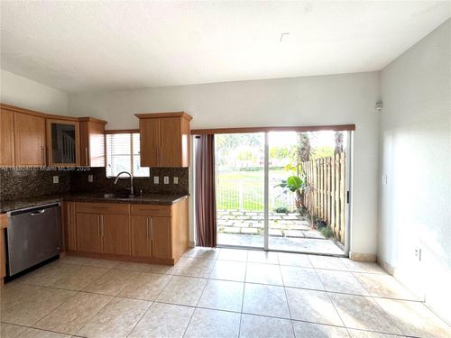 unit-4-8258 Nw 108th Pl, Doral, FL, 33178-5249 | Card Image