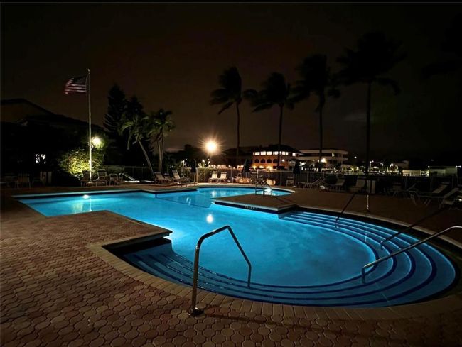 6798 Via Regina, Condo with 3 bedrooms, 3 bathrooms and null parking in Boca Raton FL | Image 32
