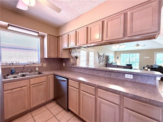 2303 Naples Dr, Townhouse with 3 bedrooms, 2 bathrooms and null parking in Ingleside TX | Image 10
