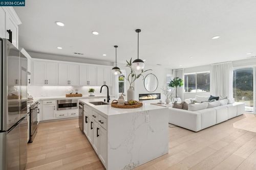 5549 Promontory Way, Antioch, CA, 94531-8740 | Card Image