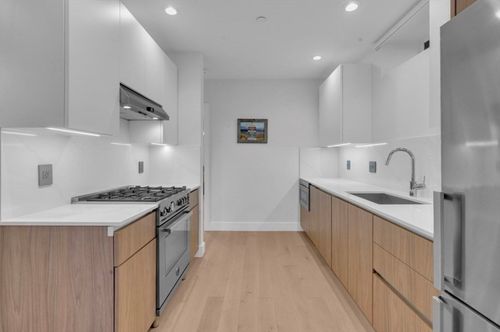 apt-1-708 E 6th St, Boston, MA, 02127-8956 | Card Image