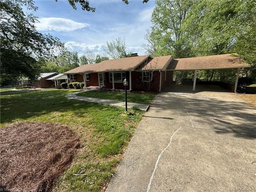 4975 Stonington Rd, Winston Salem, NC, 27103-5238 | Card Image