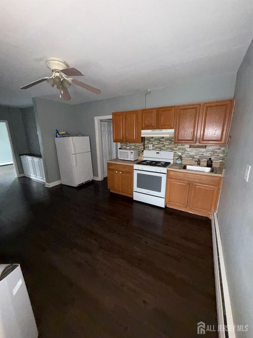 apt-2-291 High St, Perth Amboy, NJ, 08861-4467 | Card Image