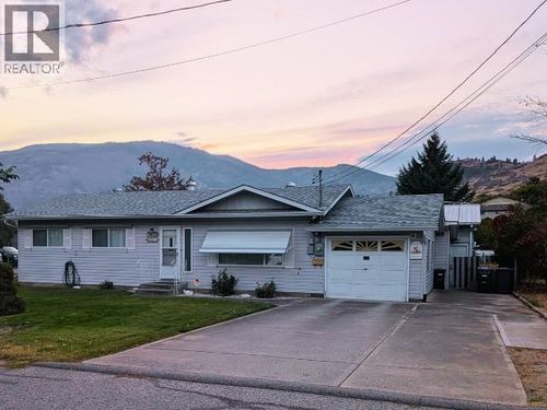 5828 Columbia St, Oliver, BC, V0H1T6 | Card Image