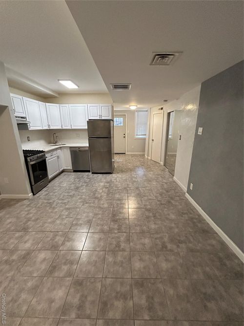 250 Huntington Ave, Bronx, NY, 10465-3232 | Card Image