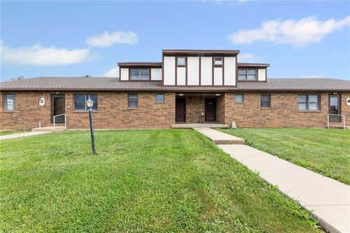 1105 Durham Dr, Paola, KS, 66071-9159 | Card Image