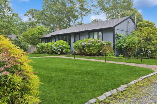 27 Atlantic Ave, Hampton Bays, NY, 11946-2344 | Card Image