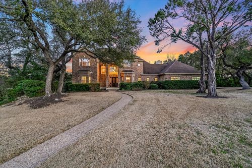 8001 Bell Mountain Dr, Austin, TX, 78730-2820 | Card Image