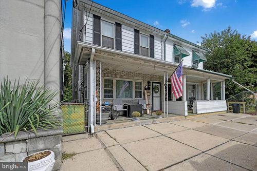 142 E Center St, NESQUEHONING, PA, 18240-1607 | Card Image