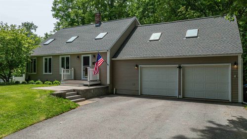 15 Birnum Woods Rd, Stratham, NH, 03885-2205 | Card Image