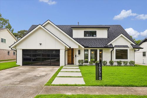 12510 Mooreknoll Ln, Houston, TX, 77024-4122 | Card Image