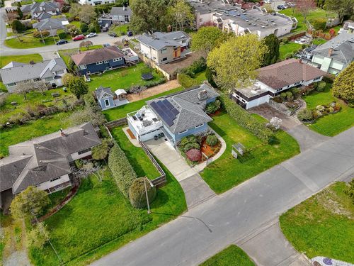 3960 Cherrilee Cres, Victoria, BC, V8N1R9 | Card Image