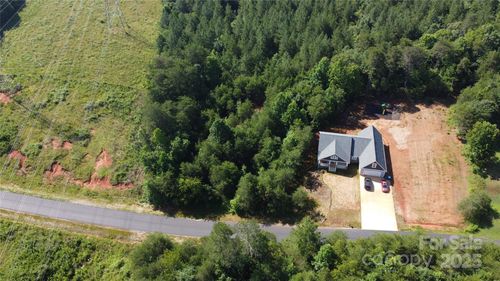 4176 River Run Cir, Hickory, NC, 28602-7231 | Card Image