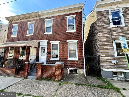111 Mott St, Trenton, NJ, 08611-1526 | Card Image