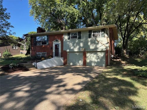 10 Chamberlain Ct, Belleville, IL, 62223-3530 | Card Image