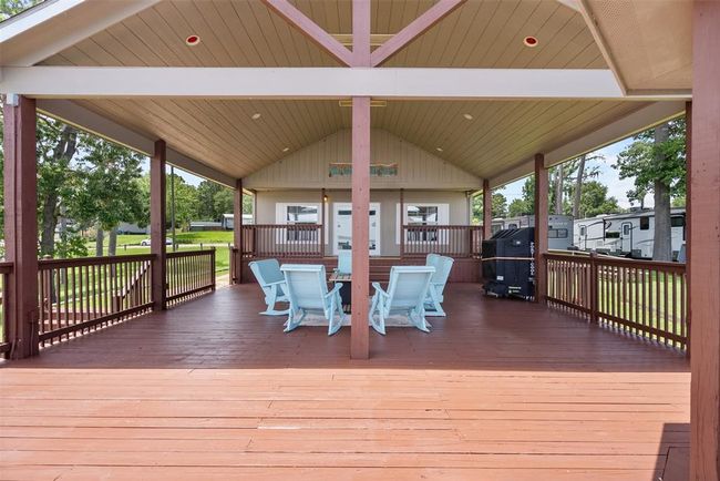271 Key Largo Loop, House other with 3 bedrooms, 2 bathrooms and 3 parking in Pointblank TX | Image 11