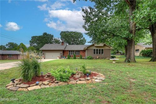 3050 Gaineswood Ave, Baxter Springs, KS, 66713-2908 | Card Image