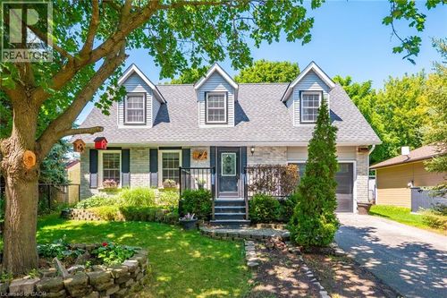 34 Peachtree Cres, Cambridge, ON, N1S4W5 | Card Image