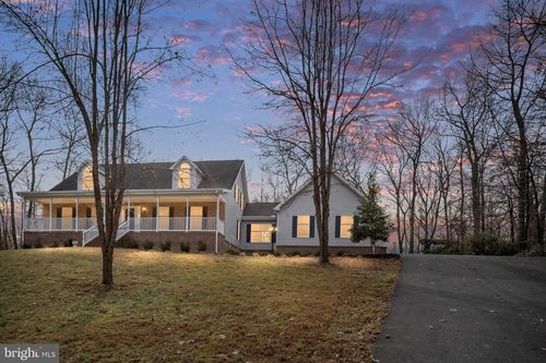 8200 Howard Trl, Fredericksburg, VA, 22407-2126 | Card Image