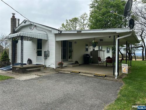 5 Decker Rd, Phillipsburg, NJ, 08865-8307 | Card Image