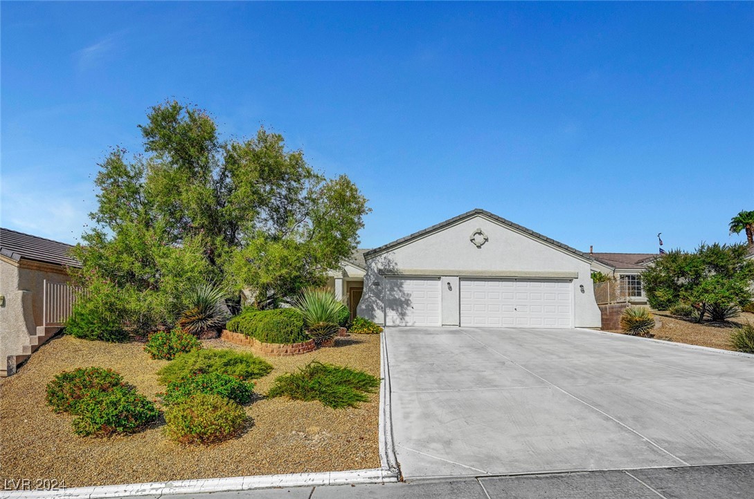 Glitter Gold Ct, North Las Vegas, NV 89031