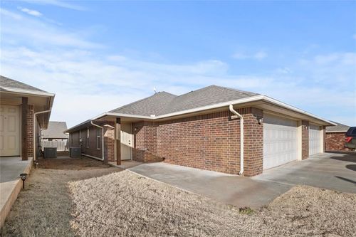 1603 E Lawter Rd, Weatherford, OK, 73096-2762 | Card Image