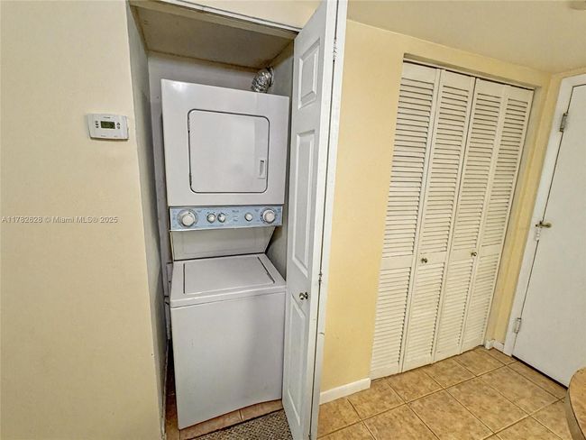 APT-2108 - 770 Claughton Island Dr, Condo with 1 bedrooms, 1 bathrooms and null parking in Miami FL | Image 8
