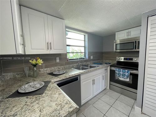 4-20511 Nw 15th Ave, Miami Gardens, FL, 33169-2300 | Card Image