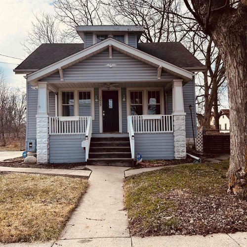 1013 Maple St, Saginaw, MI, 48602-1107 | Card Image