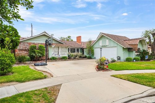 2782 Woodstock Rd, Rossmoor, CA, 90720-4441 | Card Image