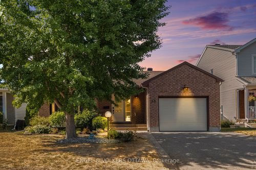35 Pepperrall Cres, Nepean, ON, K2J3W1 | Card Image
