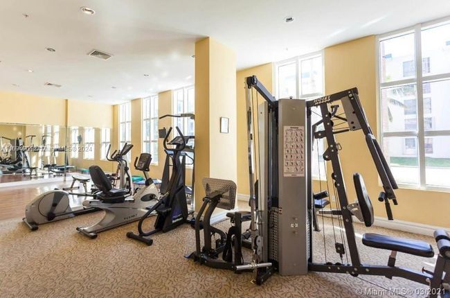 APT-1003 - 17555 Atlantic Blvd, Condo with 2 bedrooms, 2 bathrooms and null parking in Sunny Isles Beach FL | Image 4