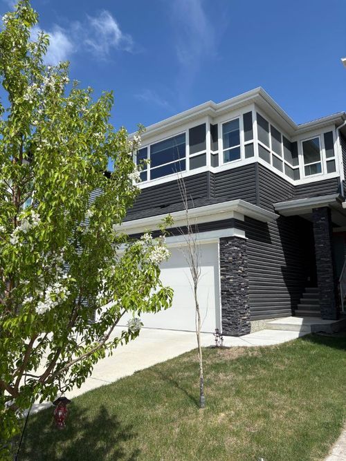 98 Lucas Cres Nw, Calgary, AB, T3P1M6 | Card Image