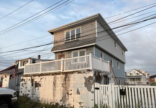 20 Church St, Howard Beach, NY, 11414-3933 | Card Image