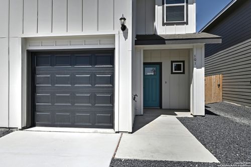 unit-104-11323 Clearmine St, San Antonio, TX, 78224-3232 | Card Image