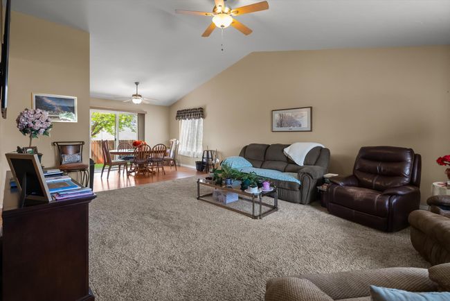 36 W Northview Loop, House other with 3 bedrooms, 2 bathrooms and null parking in Kalispell MT | Image 8