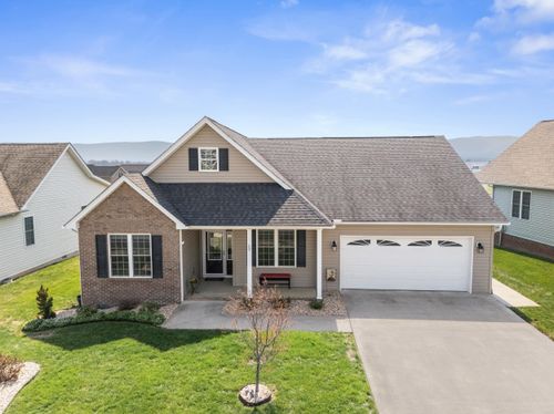 53 Marble Dr, STUARTS DRAFT, VA, 24477-3232 | Card Image