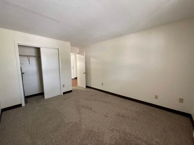 APT-22 - 11 Railroad Ave, Condo with 2 bedrooms, 1 bathrooms and null parking in Derry NH | Image 22