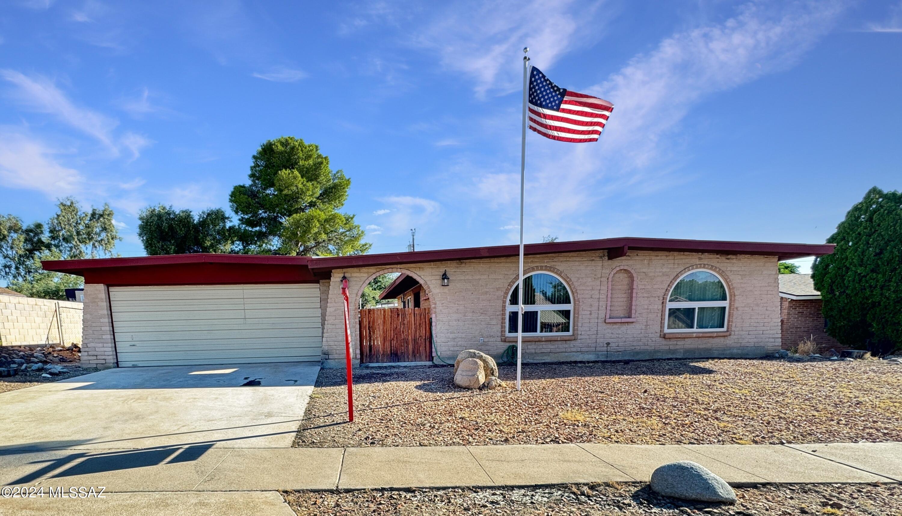 Andrew Potter St, Corona DE Tucson, AZ 85641 #1