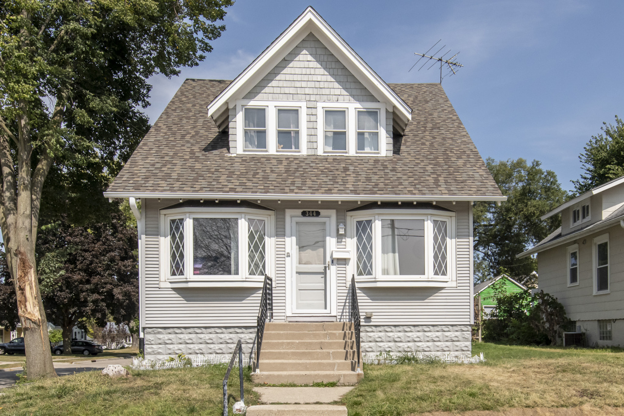 Harrison Ave, Waukesha, WI 53186