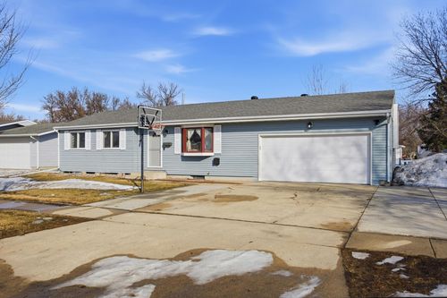 901 7th St W, West Fargo, ND, 58078-2523 | Card Image