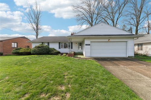 229 Vassar Ave, Elyria, OH, 44035-7107 | Card Image