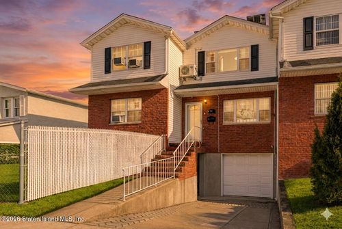 25 Winfield St, Staten Island, NY, 10305-3539 | Card Image