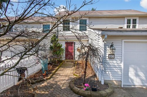 858 Sutton Pl, Akron, OH, 44313-4700 | Card Image