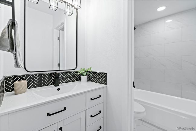 SPACIOUS BEDROOM | Image 19