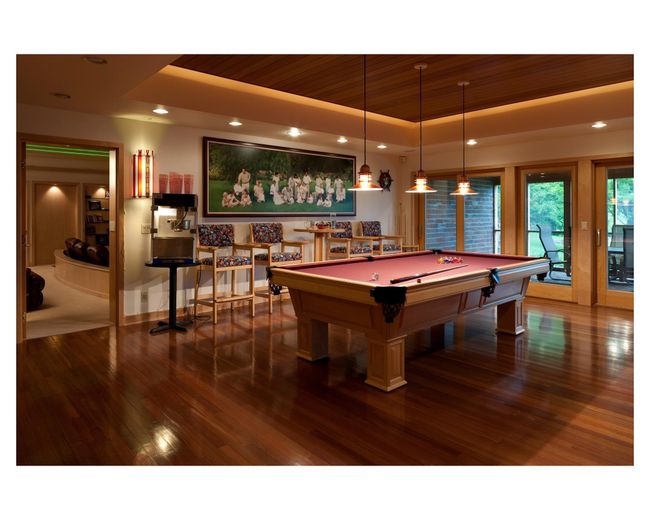 Plenty of seating in the billiards room | Image 67