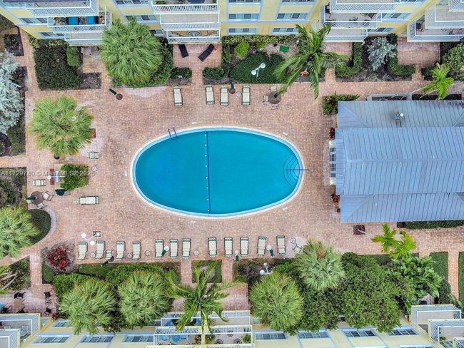 APT-703 - 1501 E Broward Blvd, Condo with 3 bedrooms, 2 bathrooms and null parking in Fort Lauderdale FL | Image 8