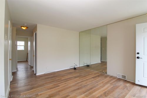 1919 Stieber Street, Westland, MI, 48186 | Card Image