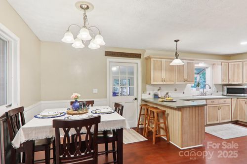 169 Sunshine Cove Rd, Waynesville, NC, 28785-9860 | Card Image