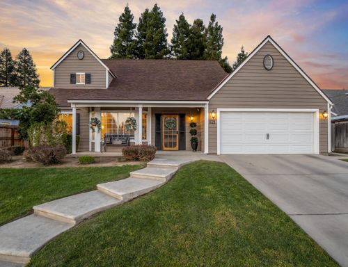 621 W El Paso Ave, Clovis, CA, 93611 | Card Image